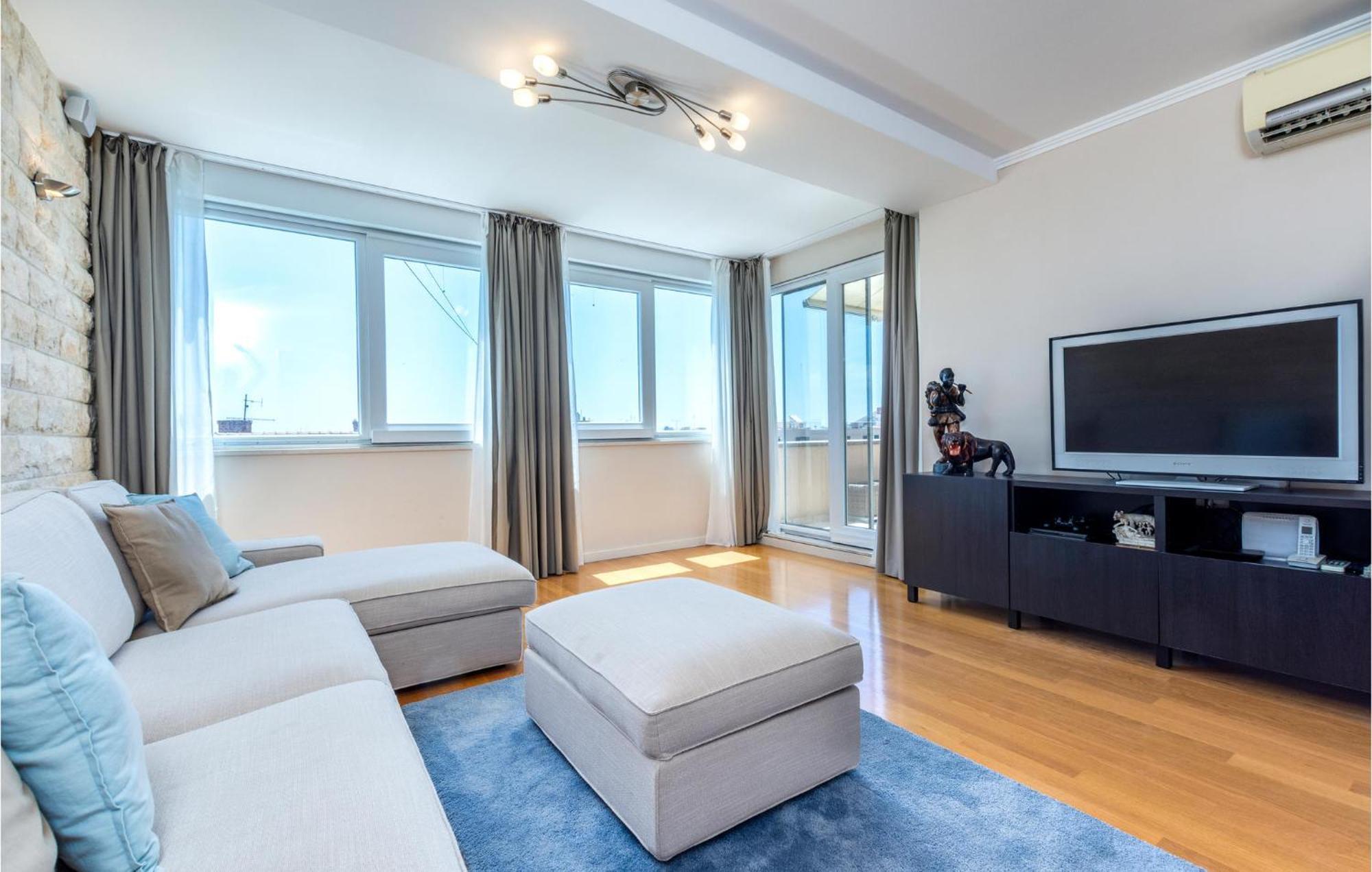 Beautiful Apartment In Split With Kitchen エクステリア 写真