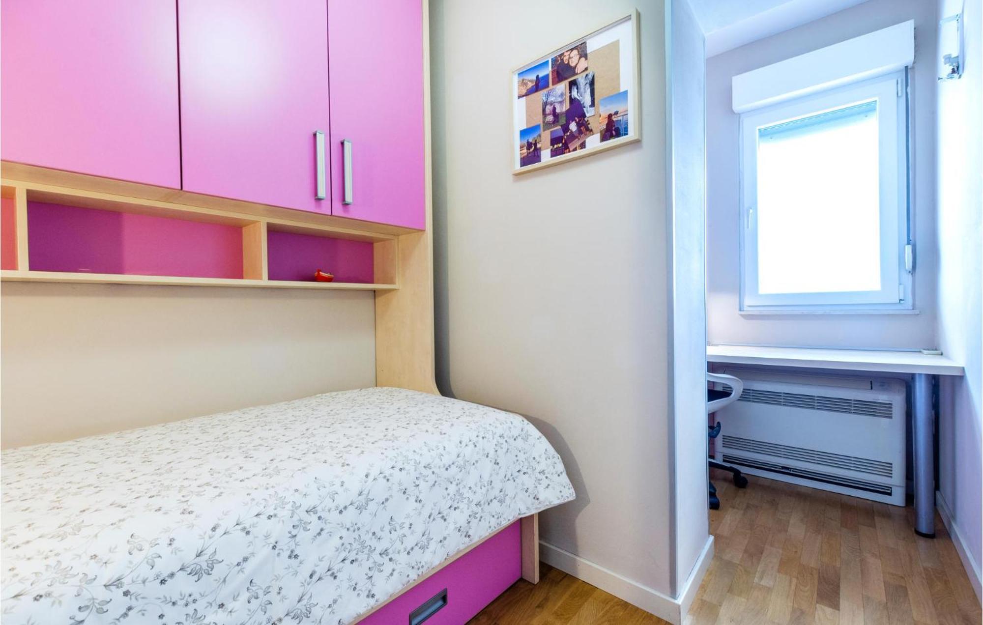 Beautiful Apartment In Split With Kitchen エクステリア 写真