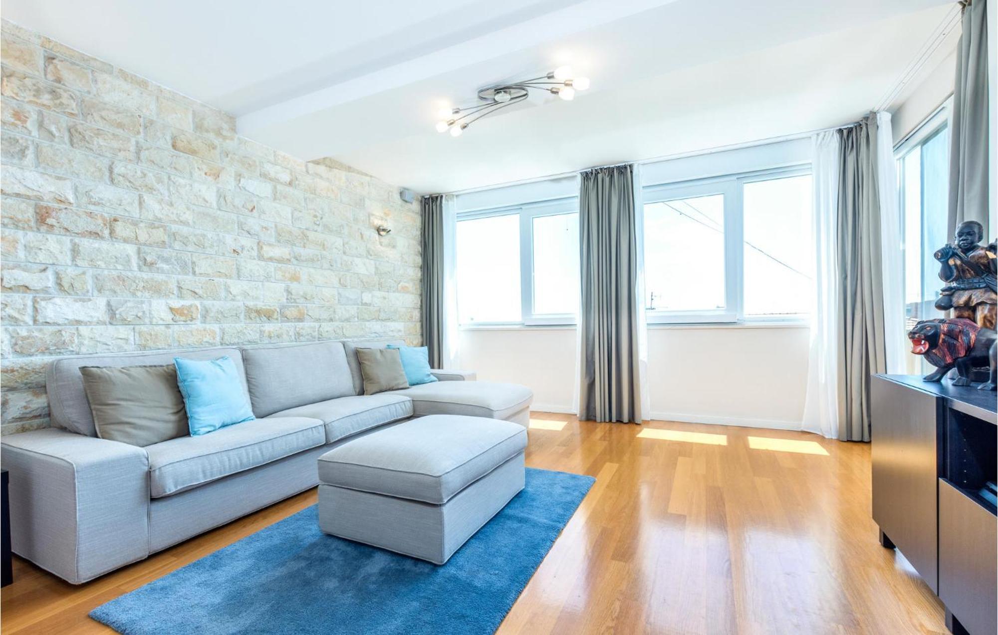 Beautiful Apartment In Split With Kitchen エクステリア 写真
