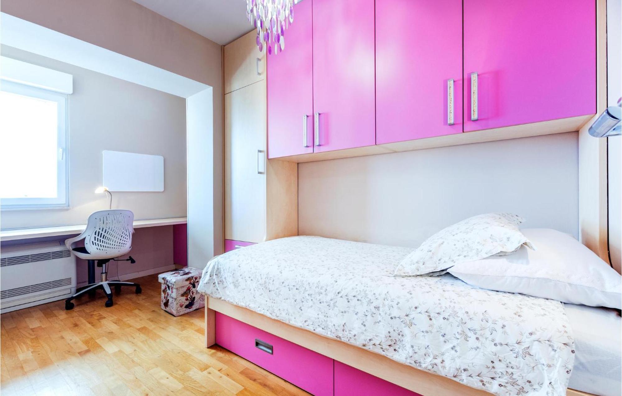 Beautiful Apartment In Split With Kitchen エクステリア 写真